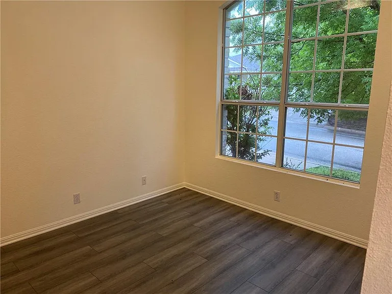 9102 Magna Carta Loop — Photo 10