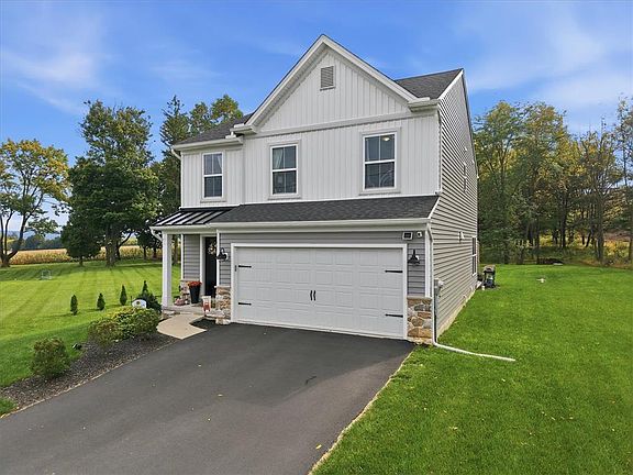 3rd image of 9524 Newtown Rd