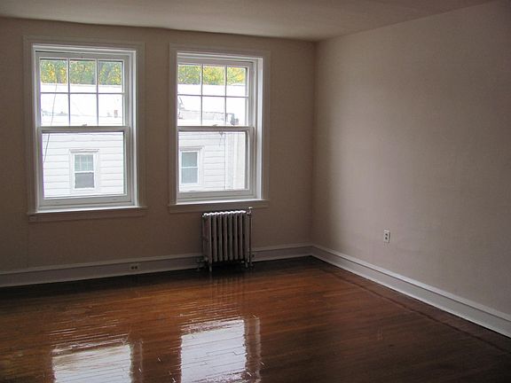 3rd image of 7000 Lincoln Dr APT C3