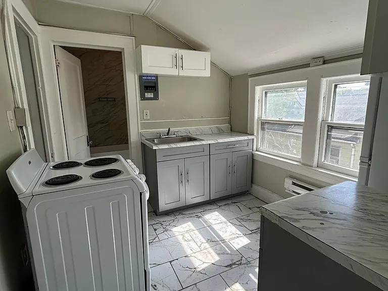 57 Laurel Pl #3A — Photo 2