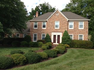 6201 Homespun Ln, Falls Church, VA 22044