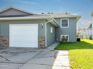 1914 23rd Ave S, Grand Forks, ND 58201