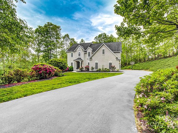 4th image of 208 Bragg Ct