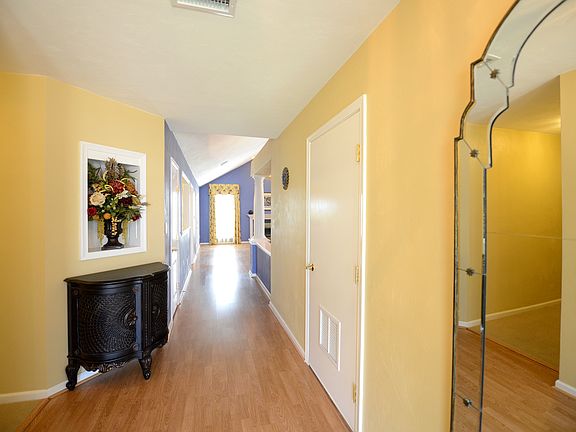 5th image of 4741 Ardmore Ln