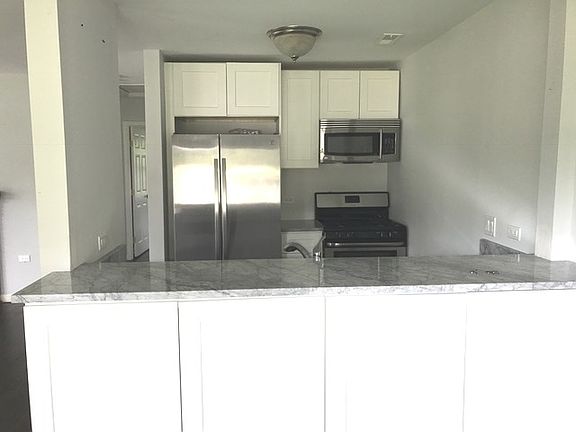 3rd image of 3846 Kenwood Ave