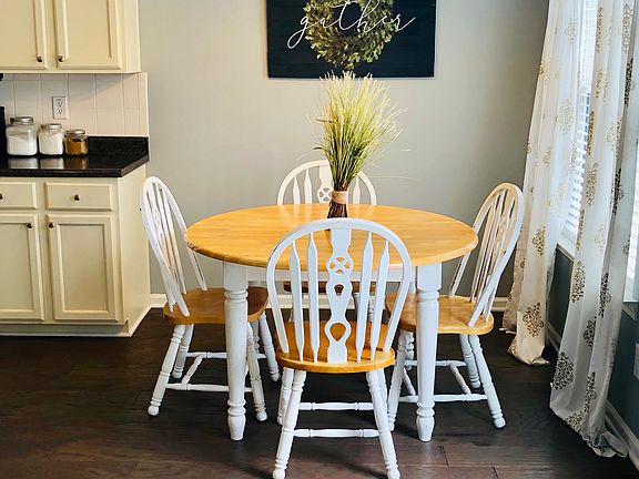 Breakfast nook 