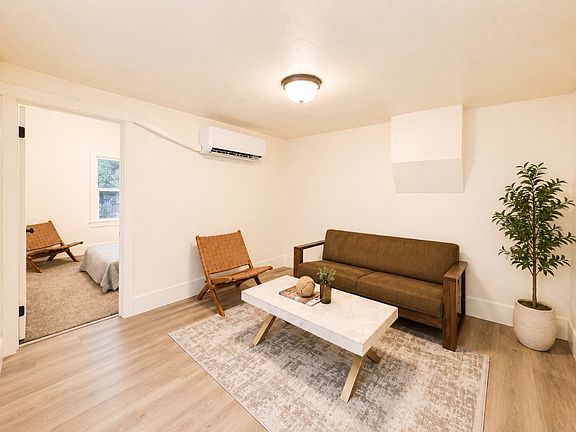 4th image of 2030 Orchard Ave