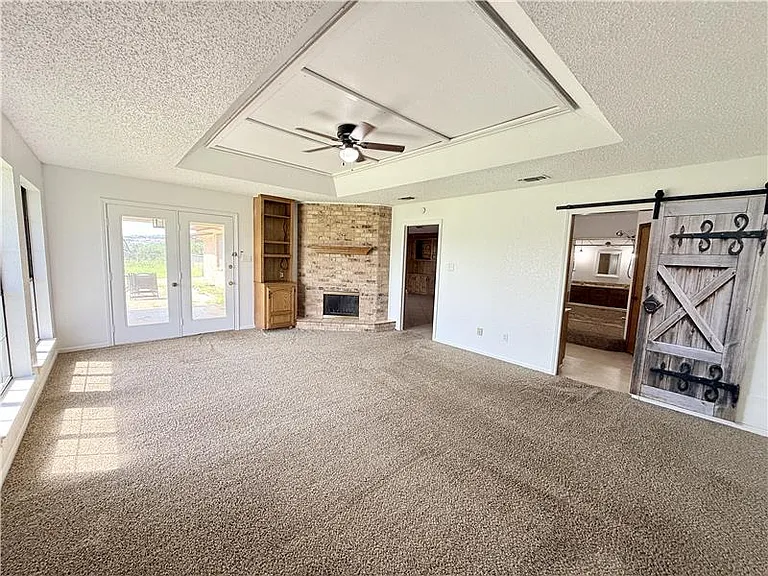 2315 E Business Highway 190 — Photo 23