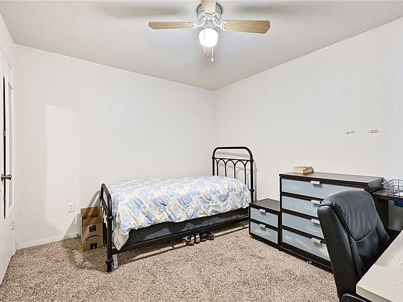 4th image of 521 SW Parkway #303