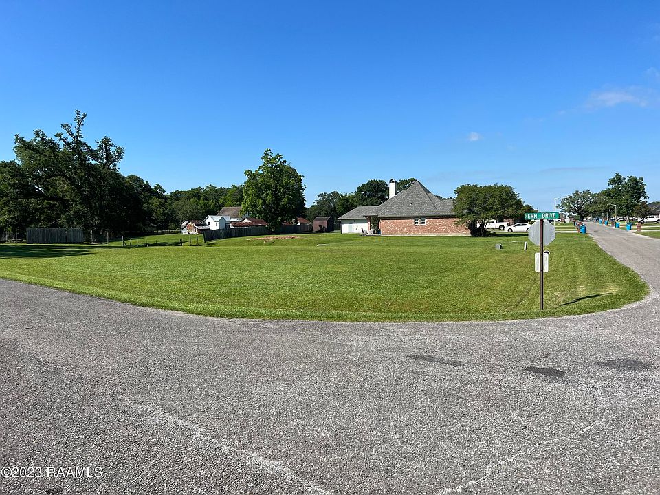 1048 Live Oak Cir, Breaux Bridge, LA 70517 MLS 23004324 Zillow