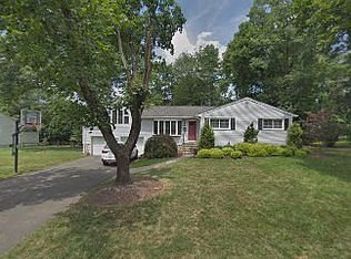 35 Cooper Pl, Harrington Park, NJ 07640