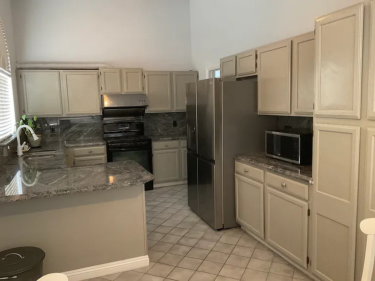417 Cherry Meadows Ct — Photo 8