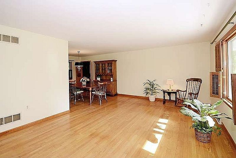 2nd image of 2909 Ady Rd
