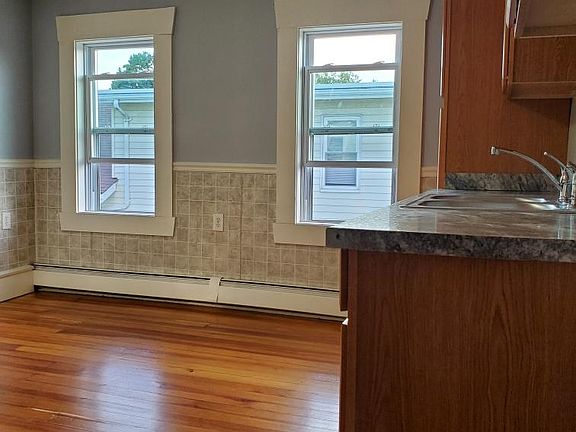 5th image of 317 New York Ave Floor 3