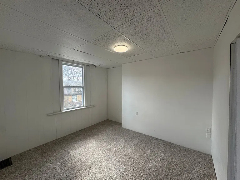 211 Reifert St — Photo 11