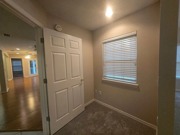 436 SE 4th Ave — Photo 45