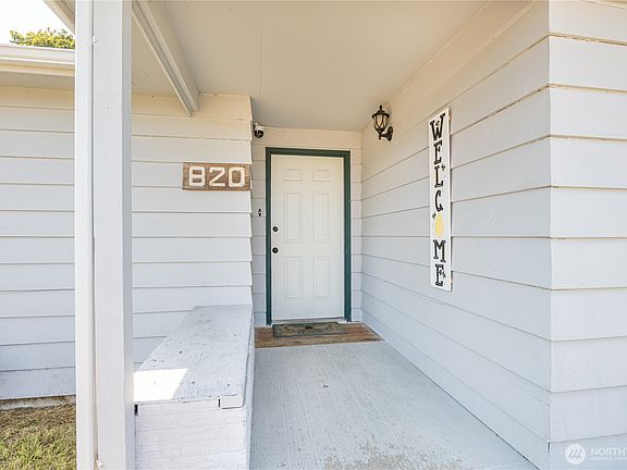 2nd image of 820 W 12th Street