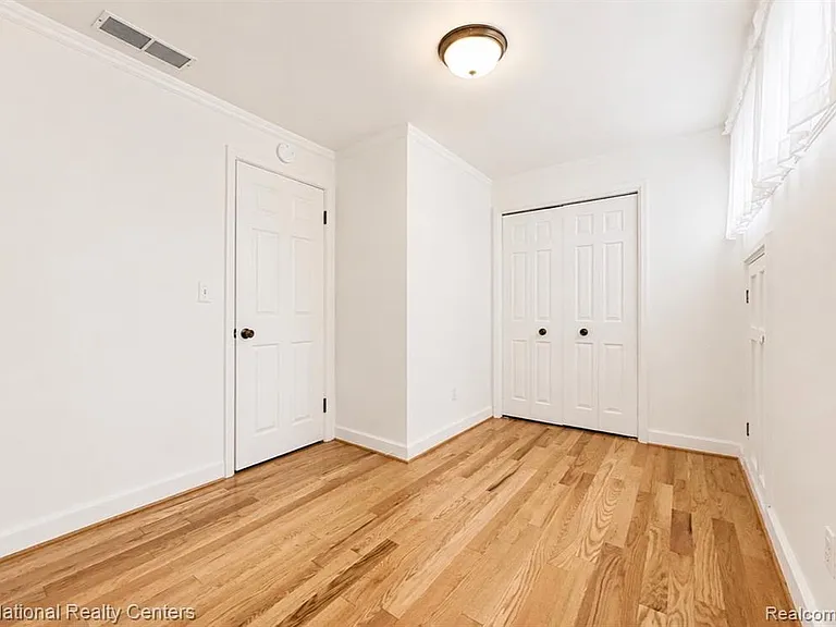 229 Linden St — Photo 17