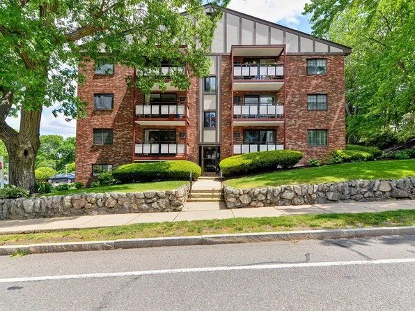 100 Lexington St APT B4, Belmont, MA 02478