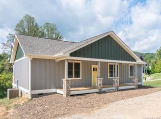 24 B Ben Lippen Rd #B, Asheville, NC 28806