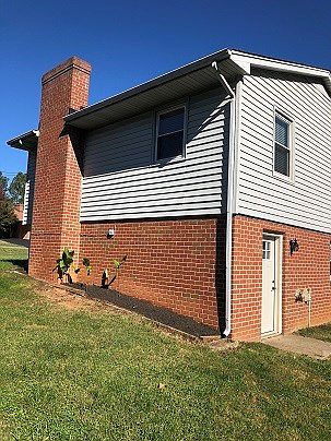 3rd image of 270 Annie St