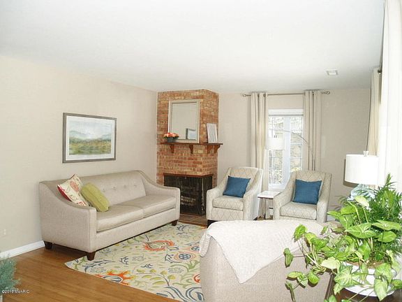 2nd image of 1832 Onaway Dr SE