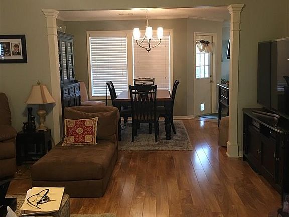 4th image of 5890 Huntington Dr