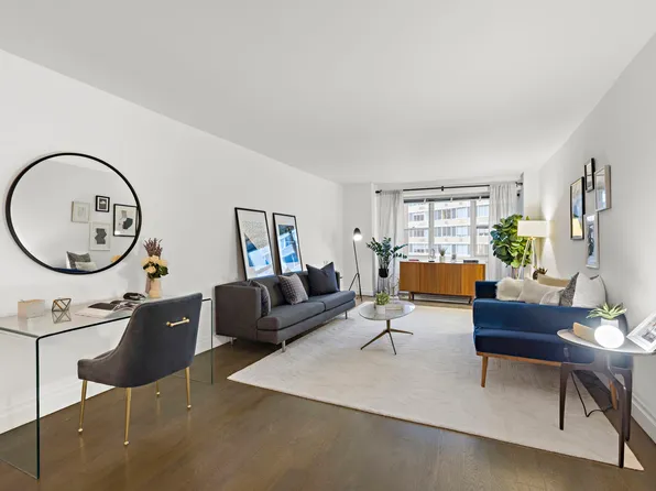 400 East 54th Street image 7 of 24