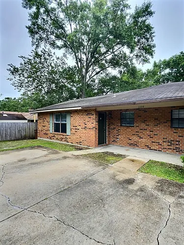 1109 Hickory Dr Photo 1
