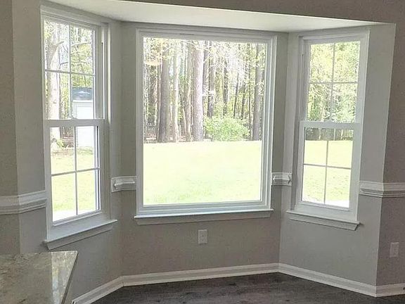 5th image of 215 Judith Cir