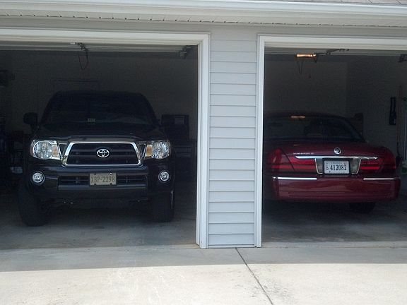 2nd image of 203 Robinwood Pl