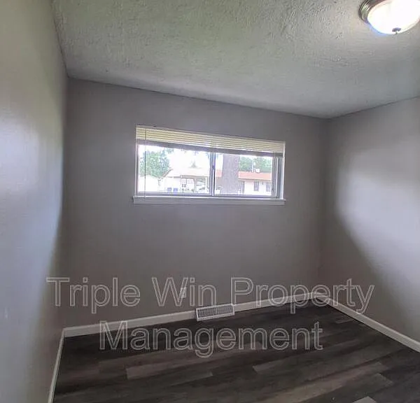 468 June Dr — Photo 22