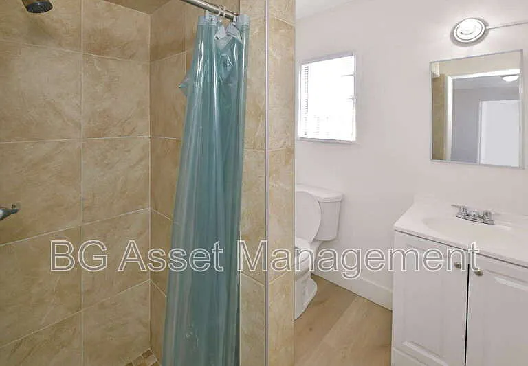2039 Macarthur Blvd #9 — Photo 15