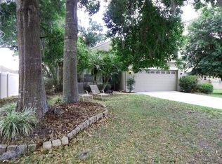 1202 Gordon Oaks Dr, Plant City, FL 33563