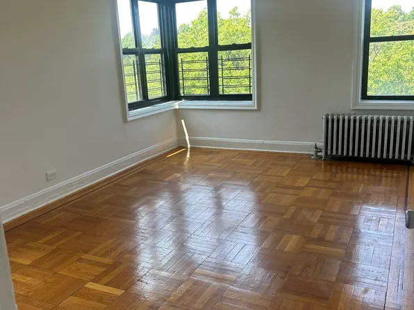 3920 Bronx Boulevard 6G image 3 of 7