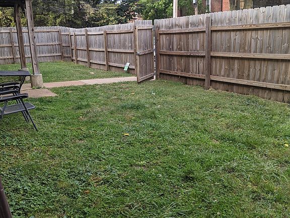 3rd image of 3905 Botanical Ave APT F