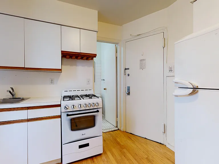 305 E 76th St #5B — Photo 8