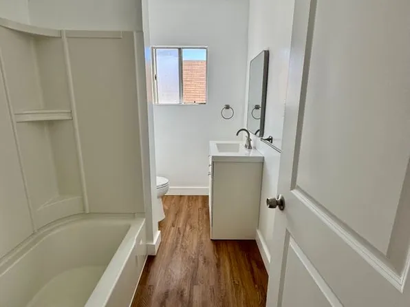 250 1/2 W 49th St, Los Angeles, CA 90037