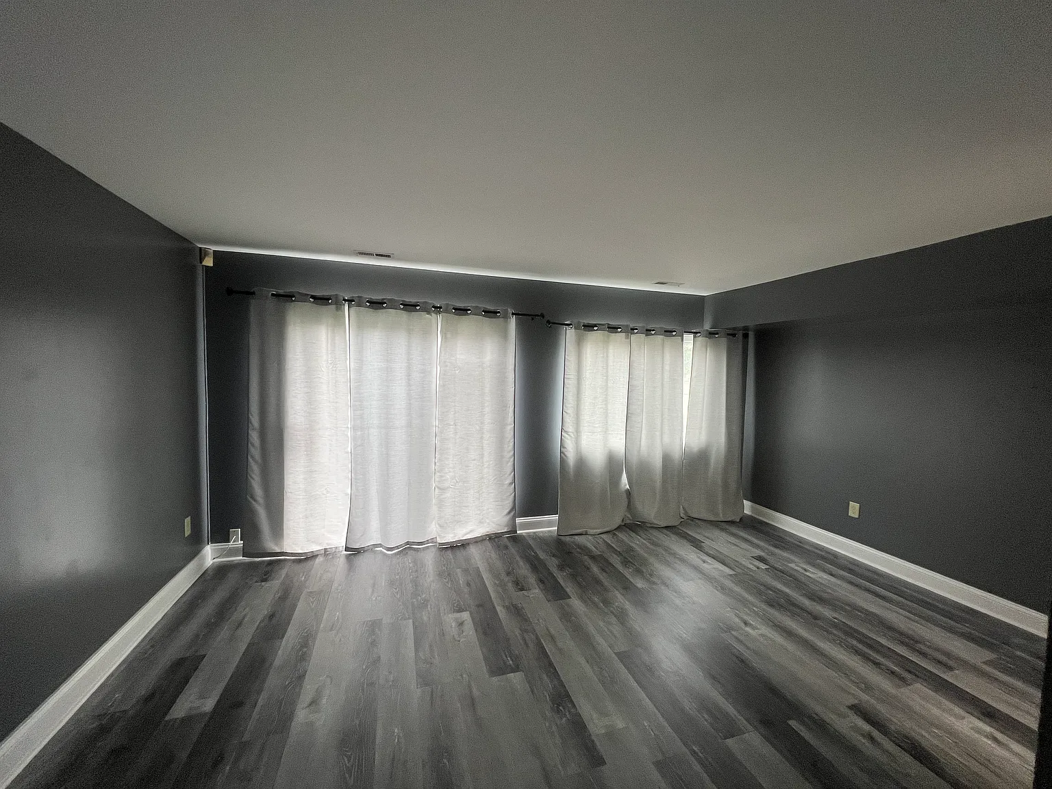 3 bed, 2.5 bath, 1236 sqft, $2,300 — Photo 4