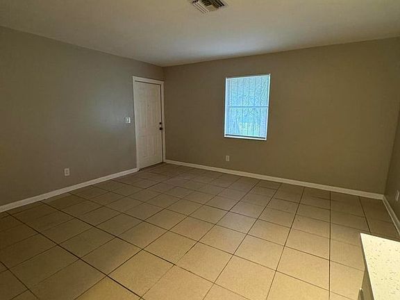 5th image of 612 4th St APT 3