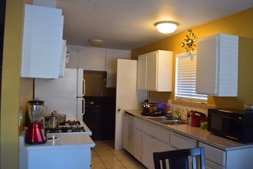 2nd image of 208 Via Bandita