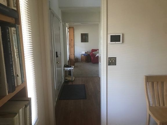4th image of 1000 Cedar Crest Dr