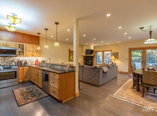 17 Cimarron Trl #17, Lake Placid, NY 12946