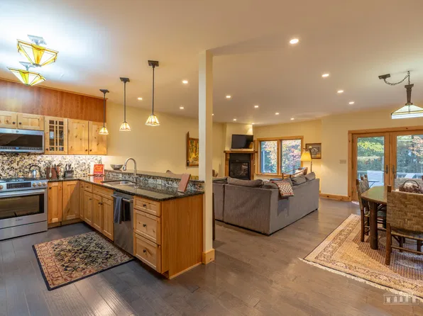 17 Cimarron Trl #17, Lake Placid, NY 12946
