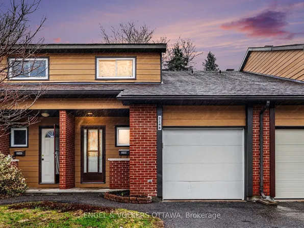 2148 Orient Park Dr, Ottawa, ON K1B 4V9
