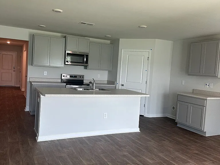 2069 Course Ln — Photo 3