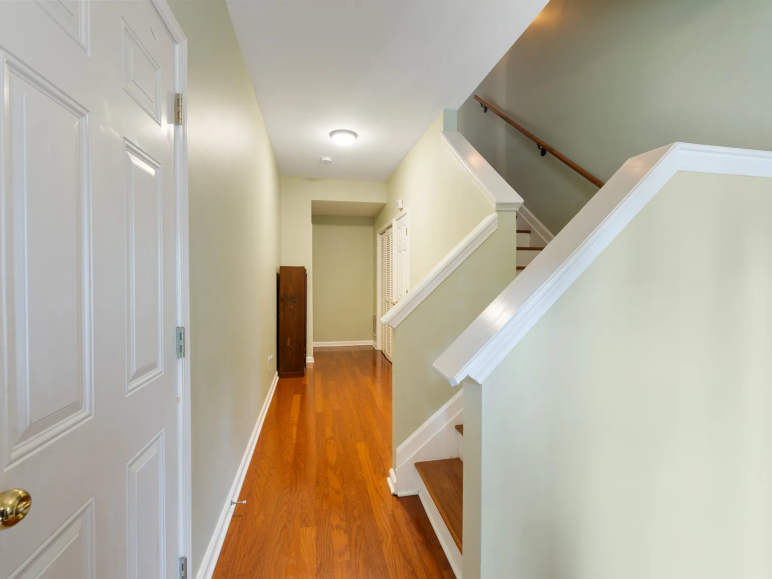4 bed, 3.5 bath, 2090 sqft, $2,500 — Photo 3