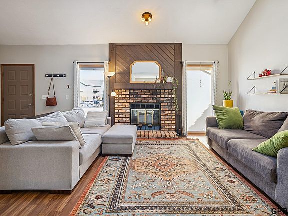 3rd image of 1712 N 121st St