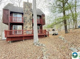 5933 Decker Rd, Bushkill, PA 18324