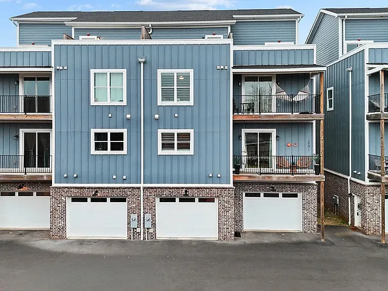 1027 Montague Pl #1027 — Photo 36